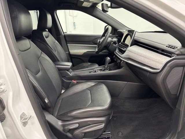 Used 2023 Jeep Compass Latitude image 23