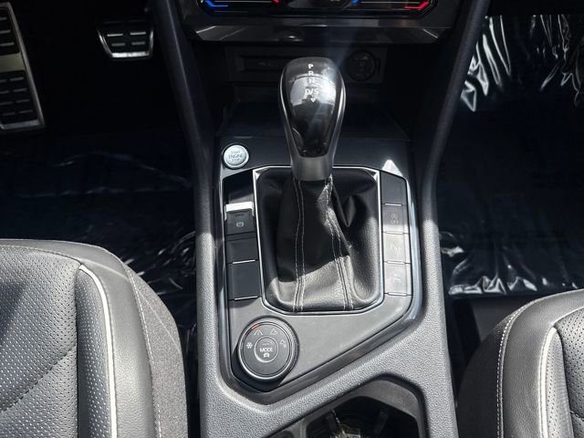 Used 2022 Volkswagen Tiguan SEL R-Line image 17