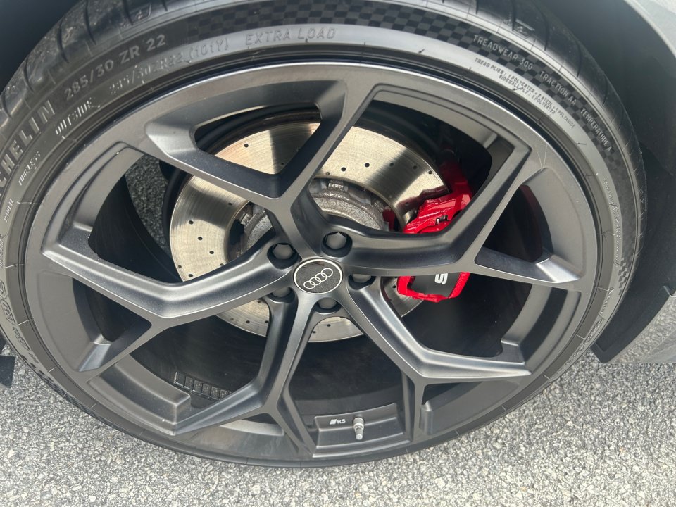 Certified 2024 Audi RS 6 performance AWD/4WD image 23