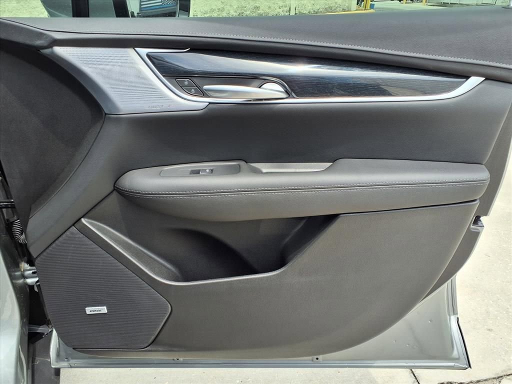 Used 2025 Cadillac XT5 Premium Luxury FWD image 11