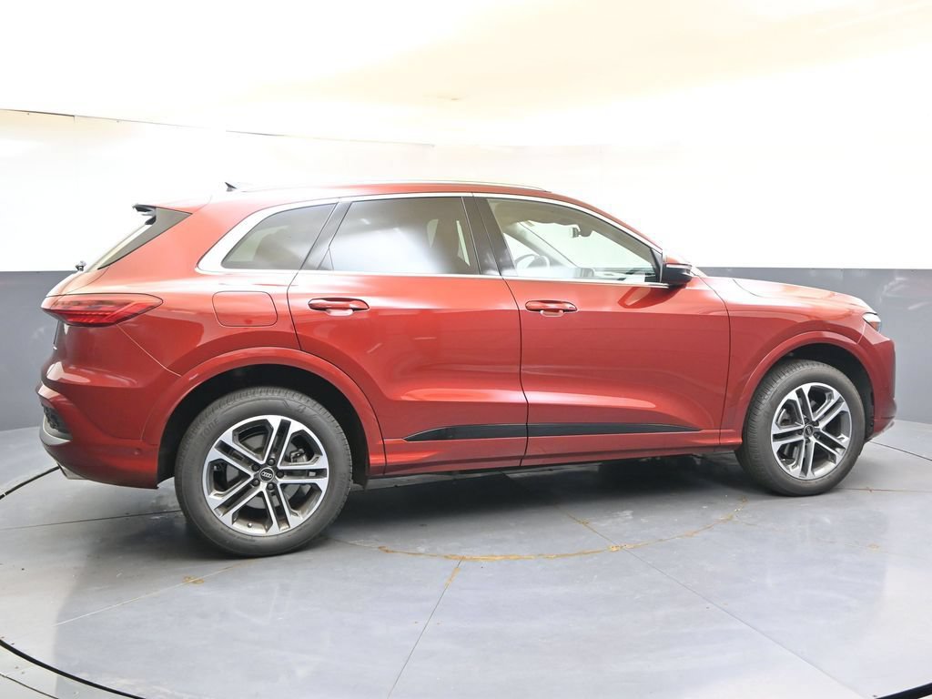 Certified 2025 Audi Q5 Premium Plus w/ Premium Plus AWD/4WD image 6