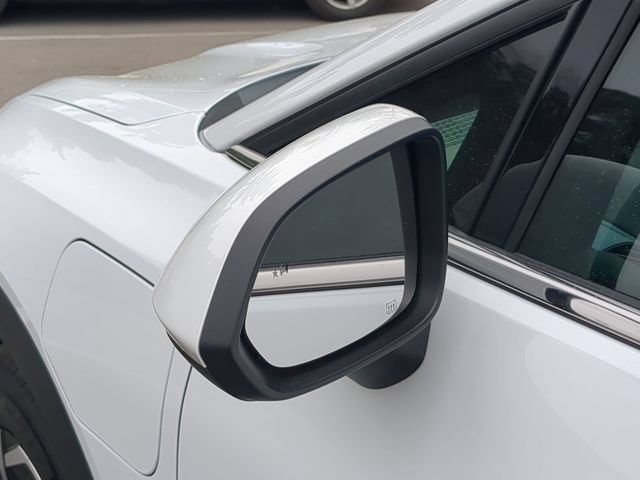 New 2026 Chevrolet Equinox EV LT FWD image 14