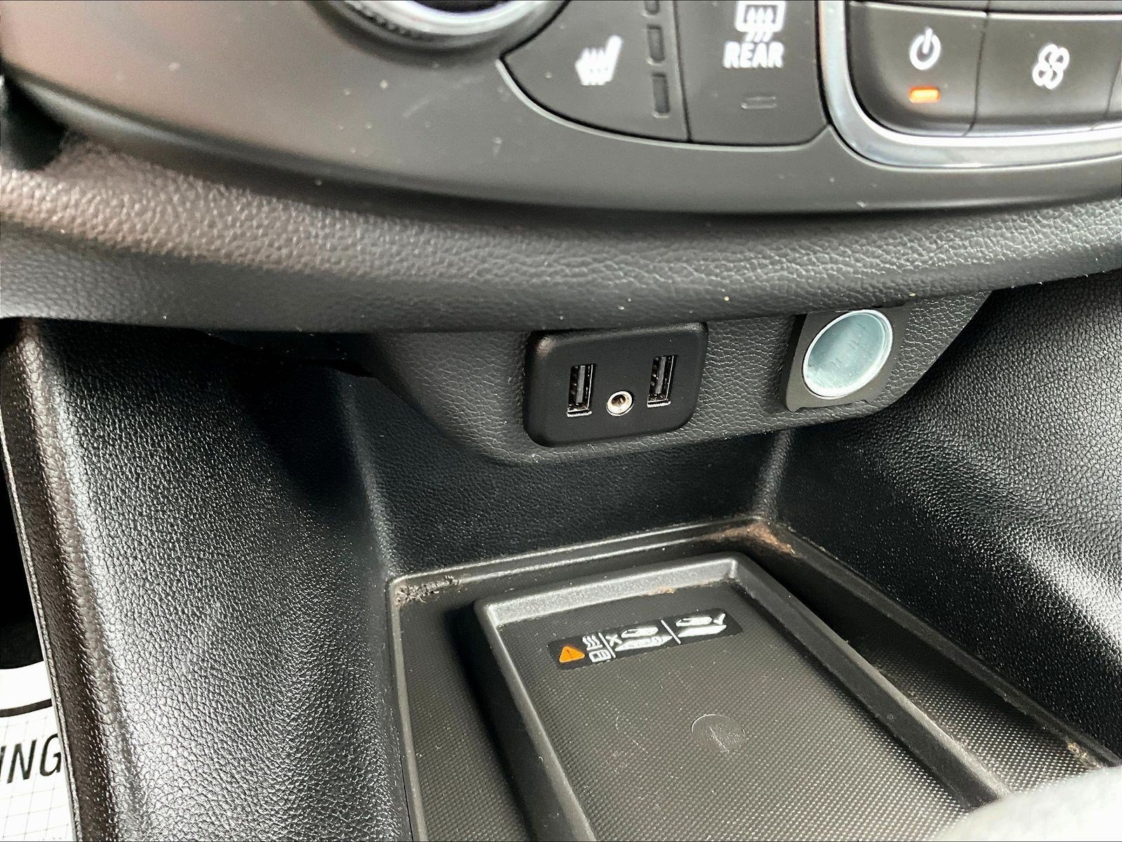 Used 2023 Chevrolet Traverse LT FWD image 16
