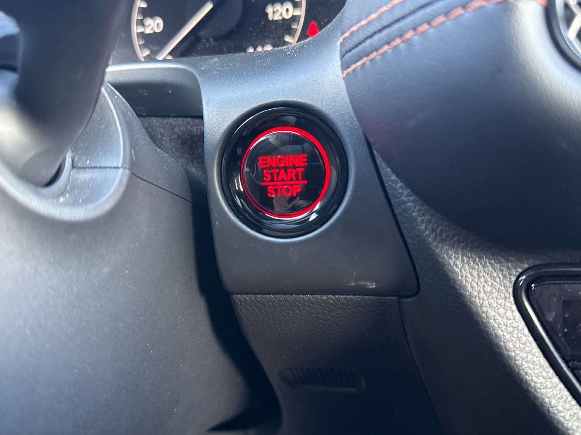 Used 2025 Honda HR-V Sport image 11