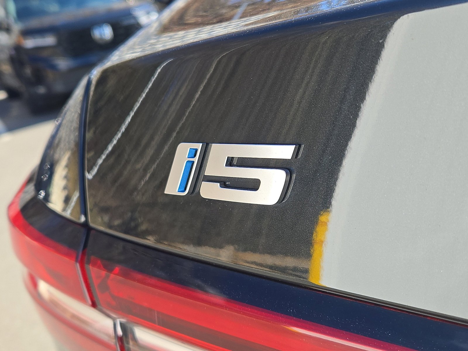 Used 2024 BMW i5 eDrive40i w/ Premium Package image 31