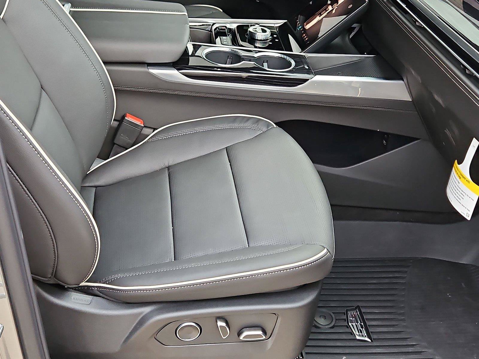 New 2026 Cadillac Escalade Sport w/ Touring Package AWD/4WD image 28