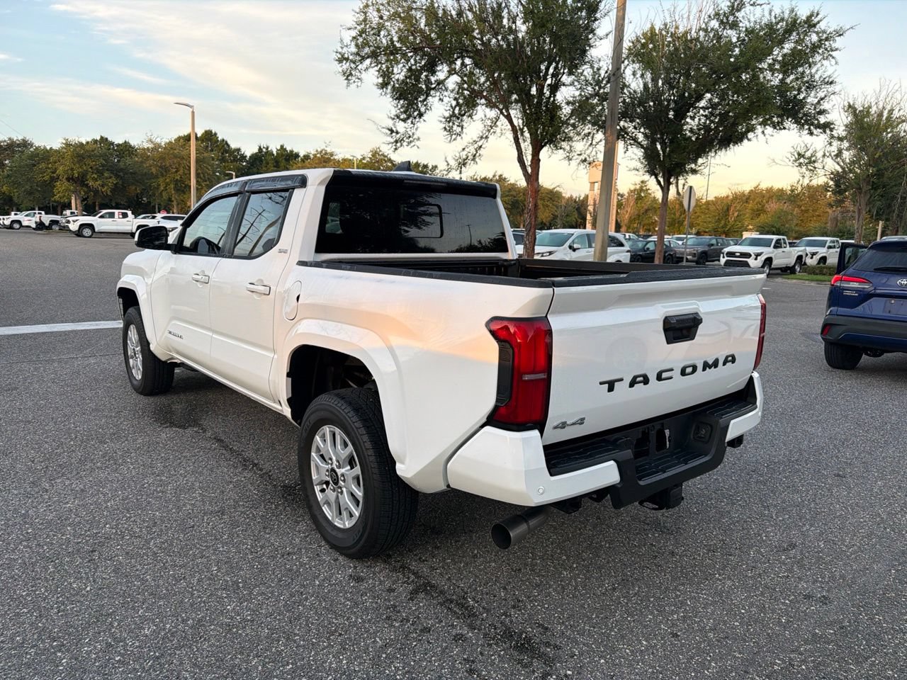 Used 2024 Toyota Tacoma SR5 w/ SR5 Upgrade Package AWD/4WD image 3