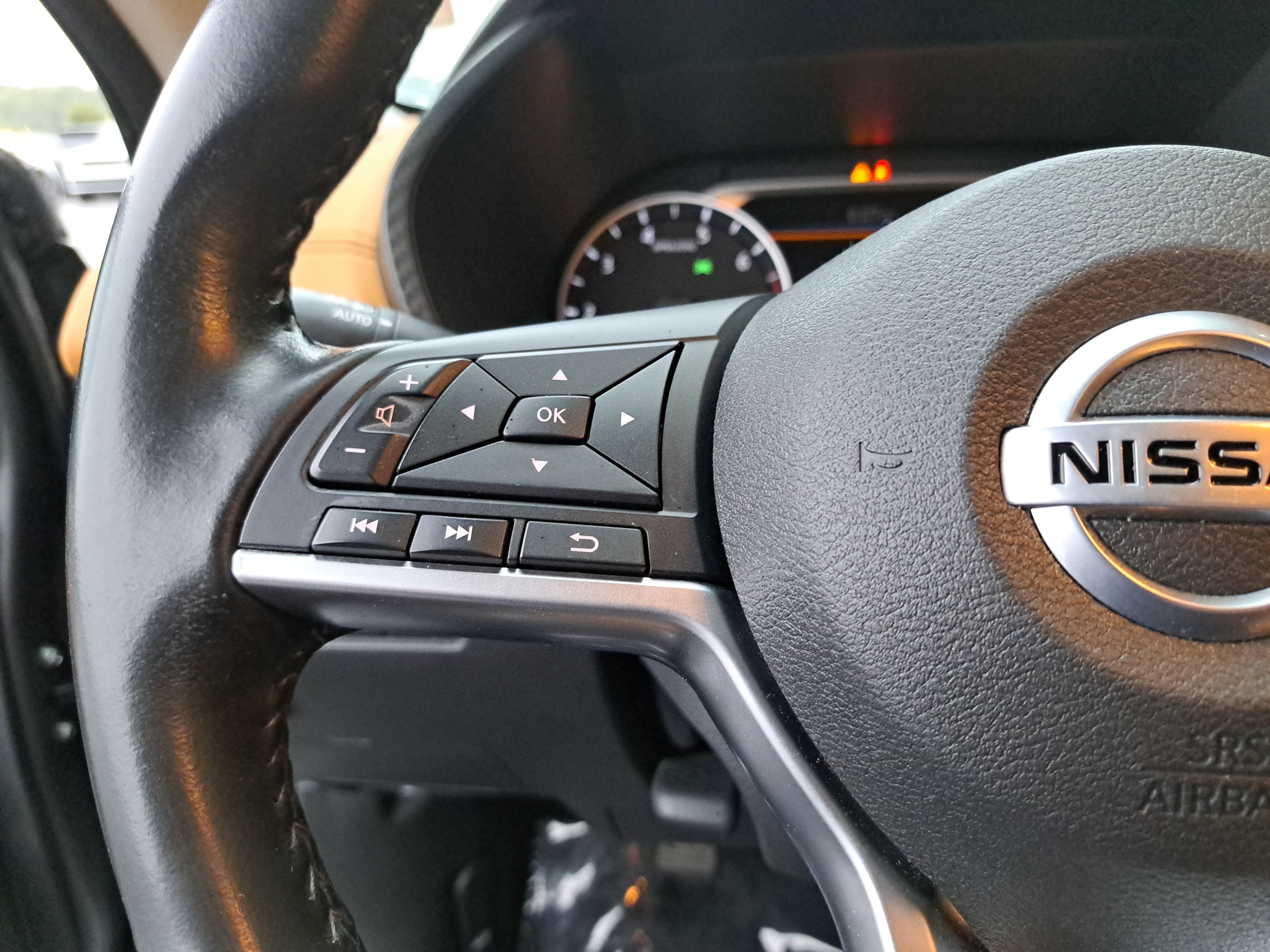 Used 2021 Nissan Sentra SV w/ SV Premium Package FWD image 16
