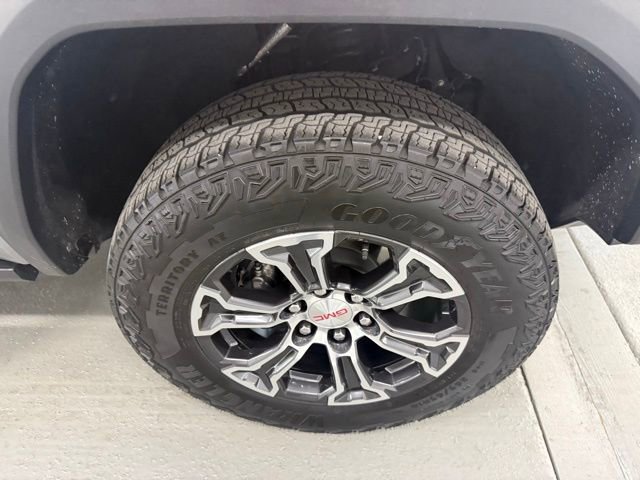 Used 2024 GMC Canyon AT4 w/ AT4 Premium Package image 4