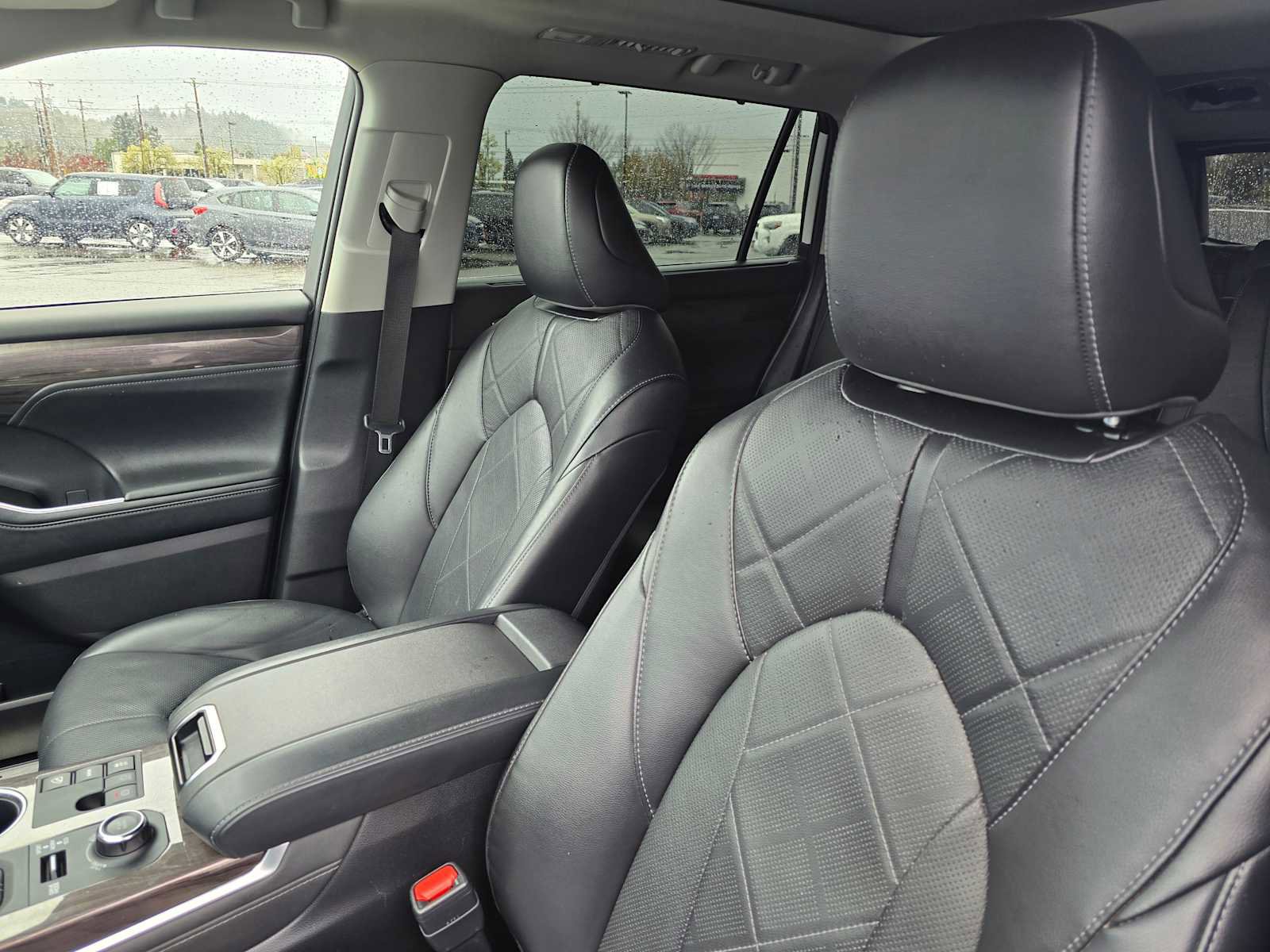 Used 2024 Toyota Highlander Platinum AWD/4WD image 24