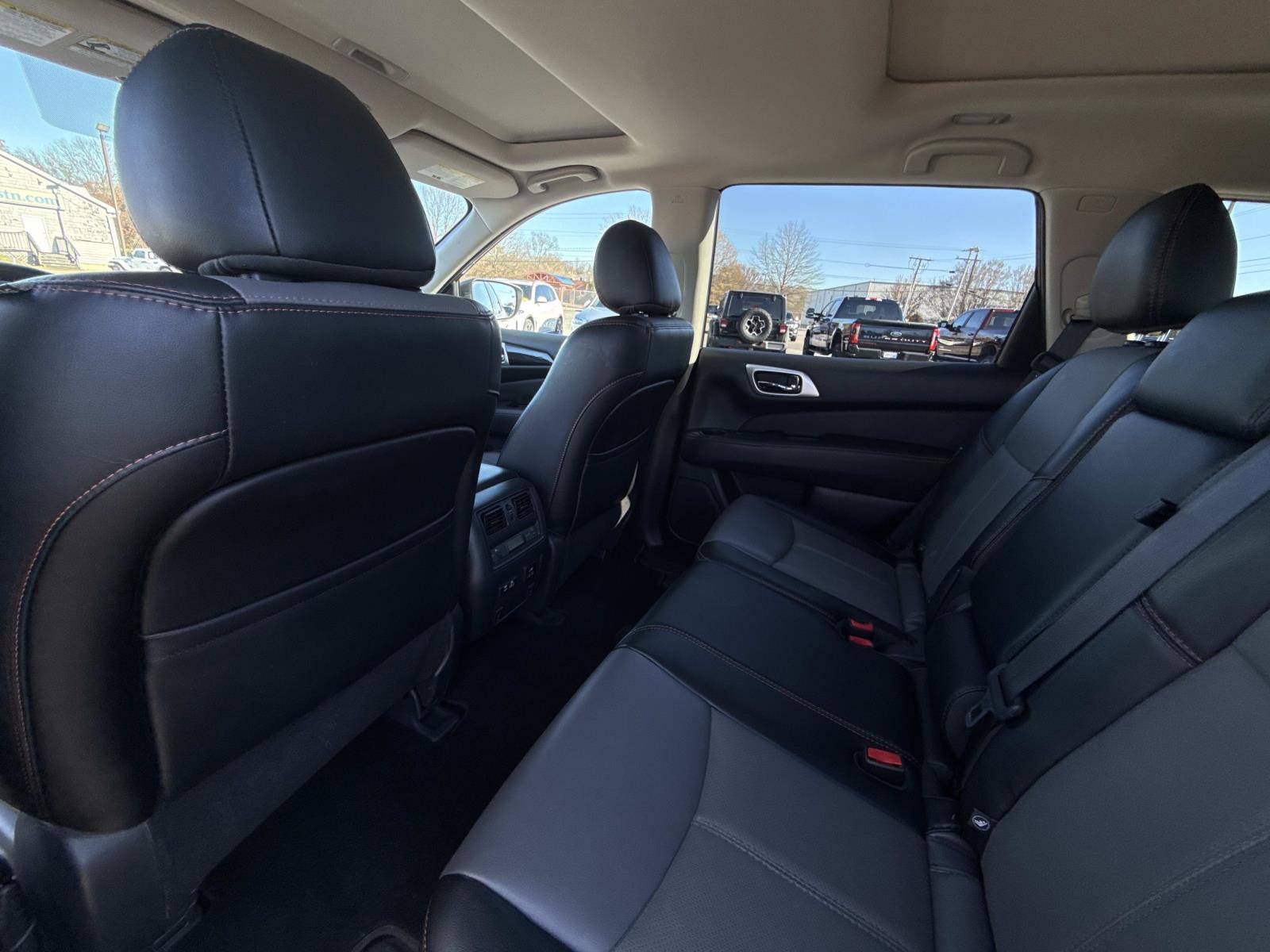 Used 2020 Nissan Pathfinder SL image 20