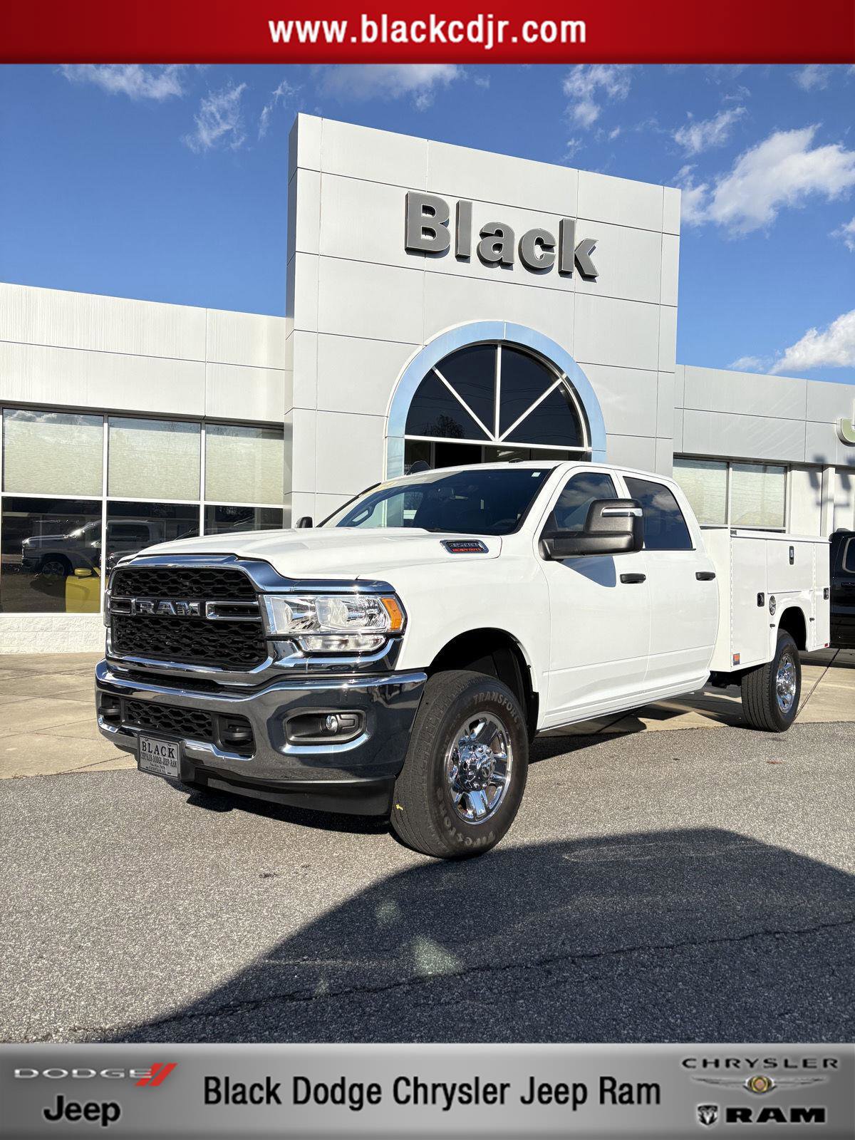 Used 2024 RAM 3500 Tradesman w/ Chrome Appearance Group image 1