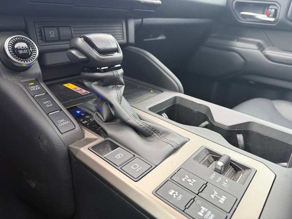 Used 2024 Toyota Land Cruiser image 21