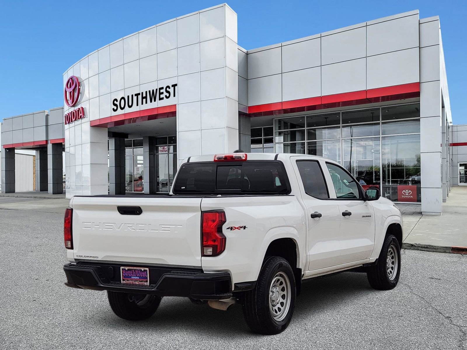 Used 2024 Chevrolet Colorado W/T w/ WT Convenience Package II AWD/4WD image 5