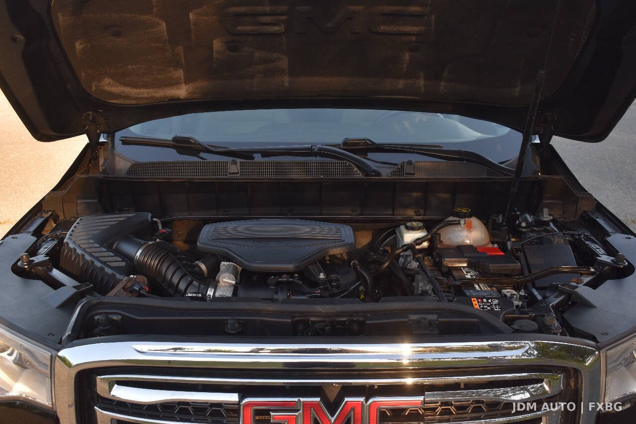 Used 2018 GMC Acadia SLT w/ LPO, Floor Liner Package AWD/4WD image 40