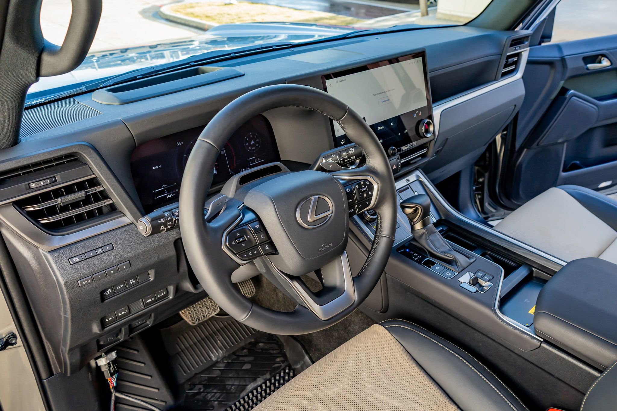 Used 2025 Lexus GX 550 550 Overtrail image 16