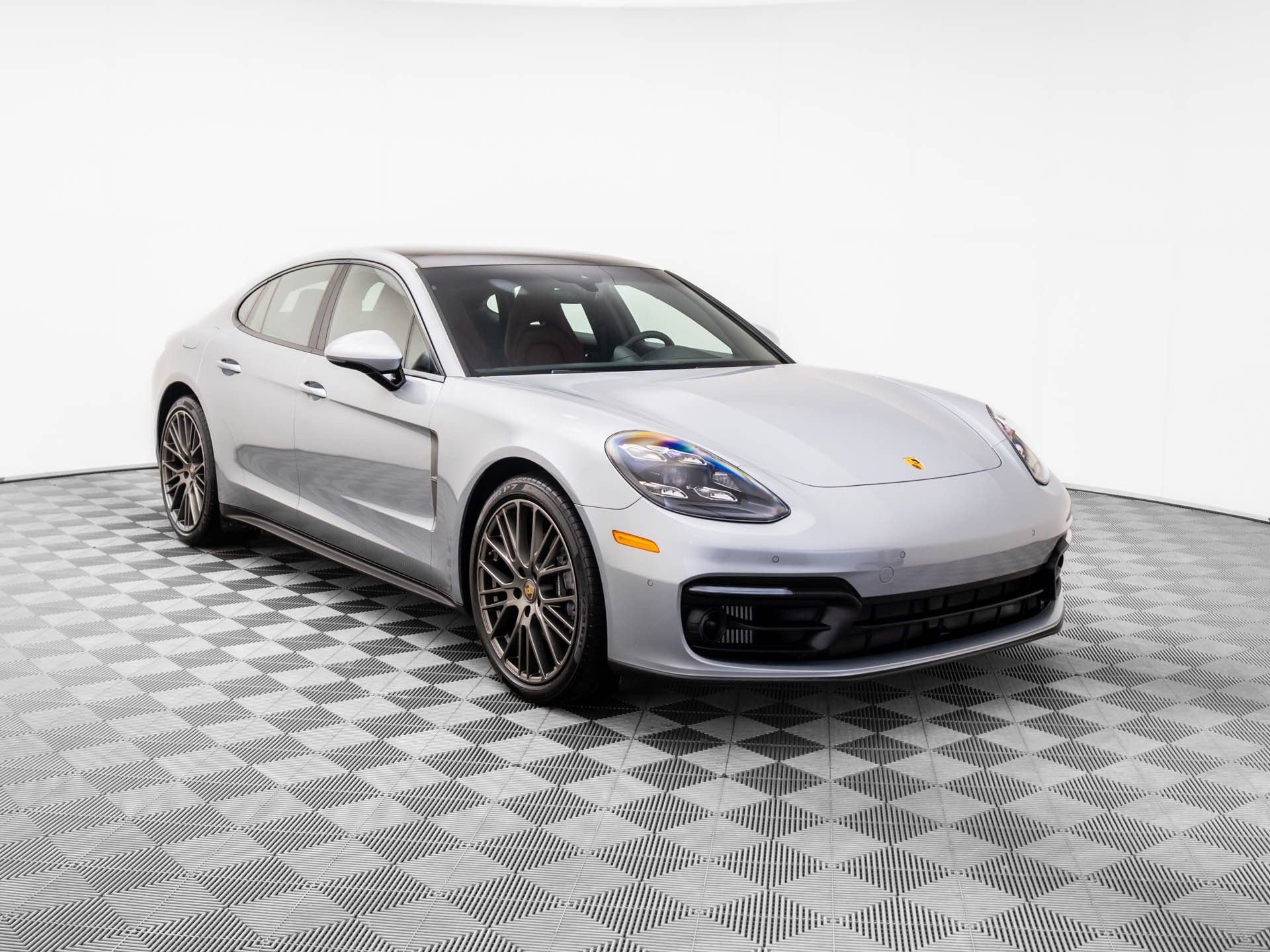 Certified 2022 Porsche Panamera 4 Platinum Edition image 6