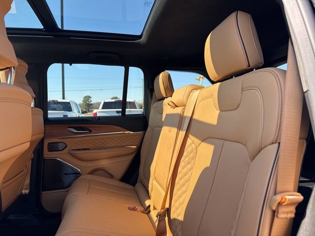 Used 2024 Jeep Grand Cherokee Summit image 20