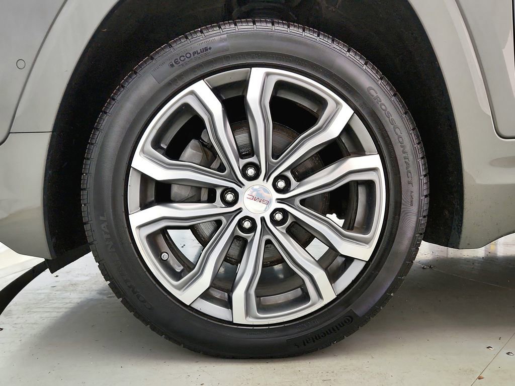 Used 2018 GMC Terrain Denali w/ Advanced Safety Package AWD/4WD image 40