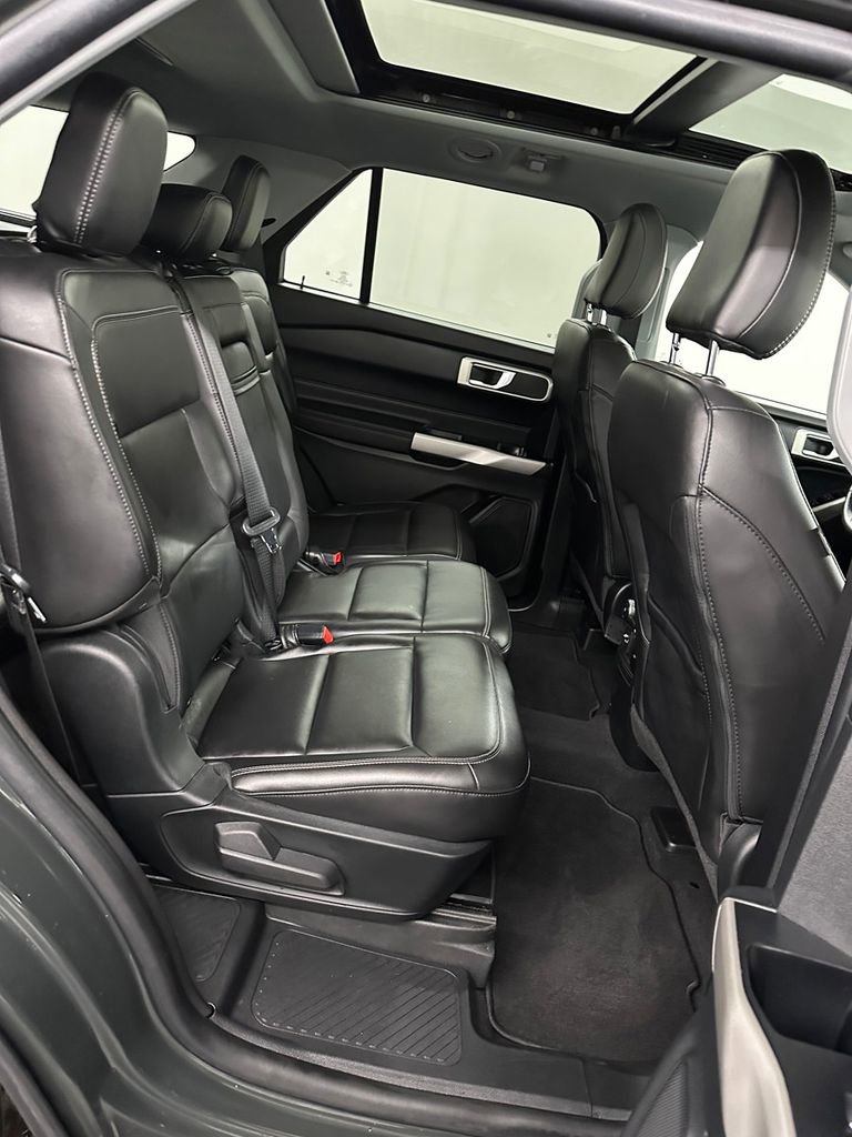 Used 2022 Ford Explorer XLT w/ Equipment Group 202A image 37