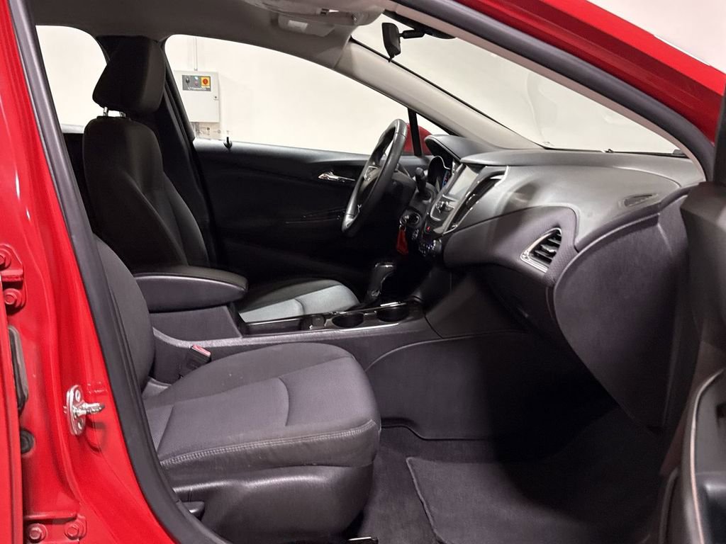 Used 2018 Chevrolet Cruze LT image 21