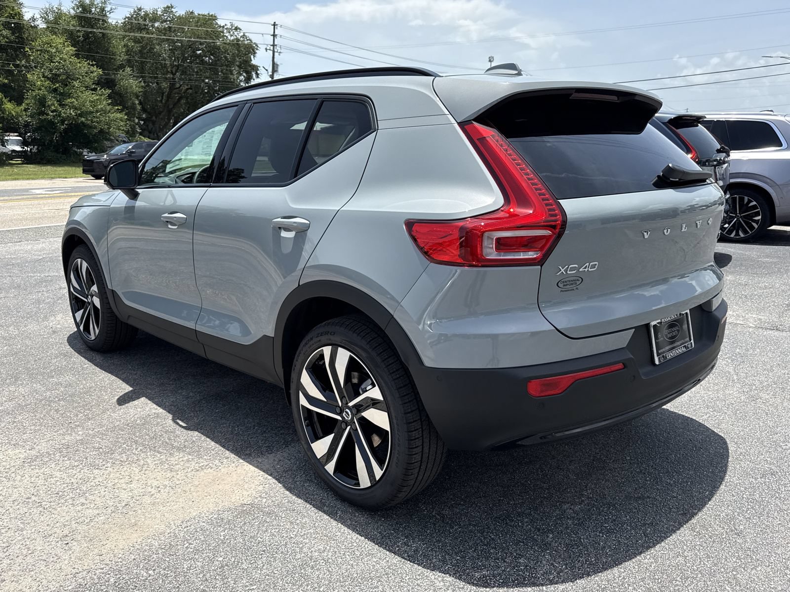 New 2026 Volvo XC40 B5 Ultra w/ Protection Package Premier AWD/4WD image 3