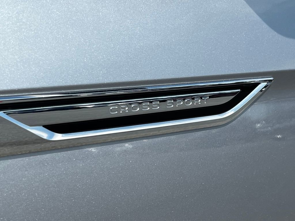 Used 2023 Volkswagen Atlas Cross Sport SE image 7