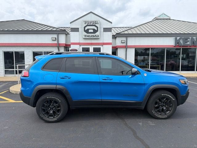 Used 2019 Jeep Cherokee Trailhawk w/ Comfort/Convenience Group AWD/4WD image 11