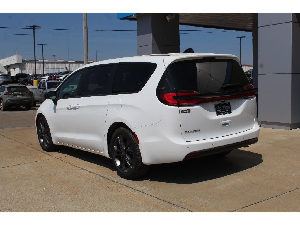 New 2026 Chrysler Pacifica Select FWD image 7