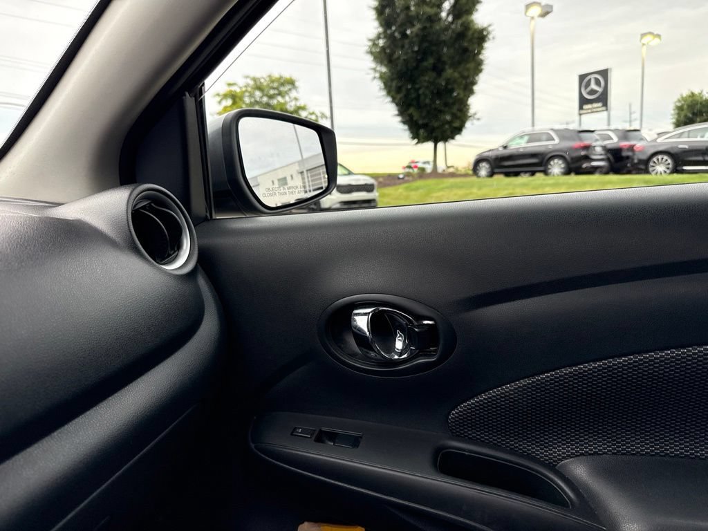 Used 2019 Nissan Versa SV FWD image 7