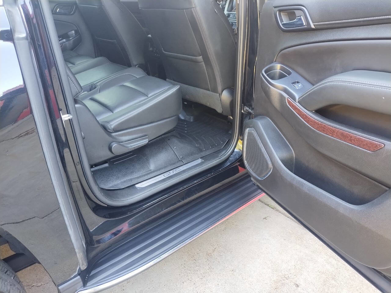 Used 2018 GMC Yukon XL SLT image 23