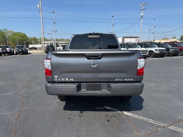 Used 2022 Nissan Titan SV image 6