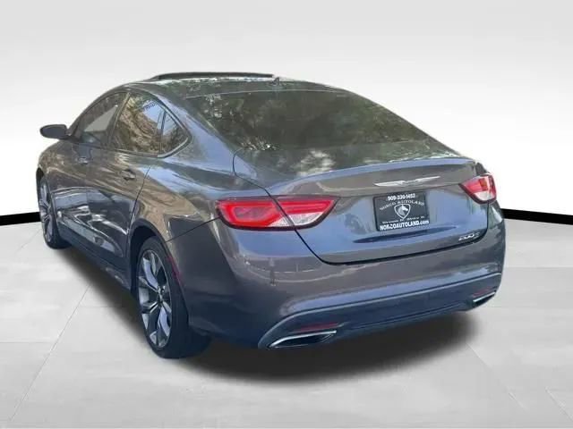 Used 2015 Chrysler 200 S w/ Navigation & Sound Group I FWD image 4