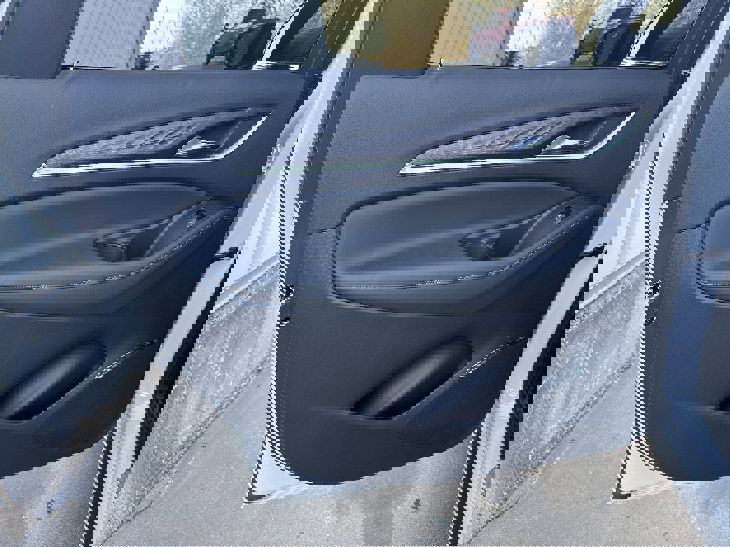 Used 2023 Buick Enclave Avenir w/ Avenir Technology Package image 14