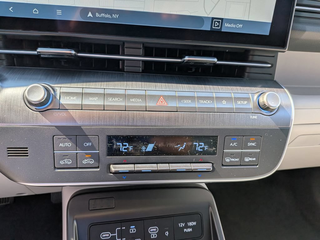 Used 2024 Hyundai Kona Limited AWD/4WD image 19