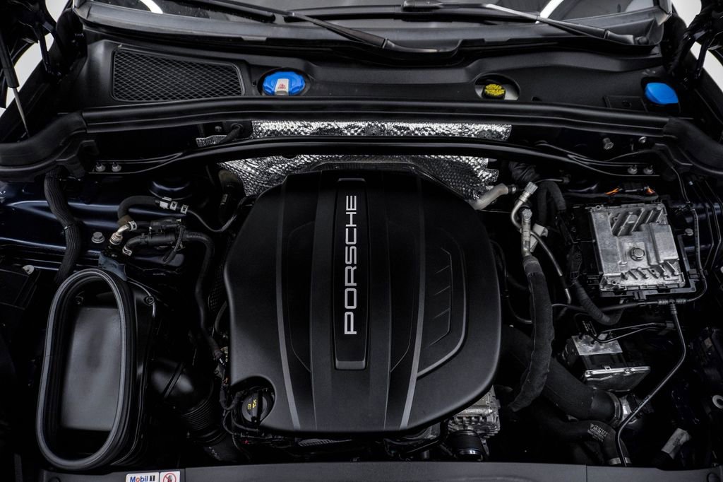 Used 2020 Porsche Macan image 29