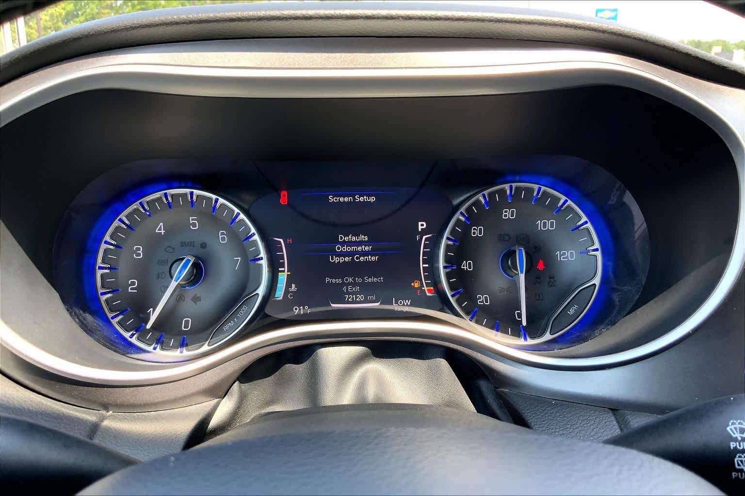 Used 2024 Chrysler Pacifica Touring-L FWD image 25