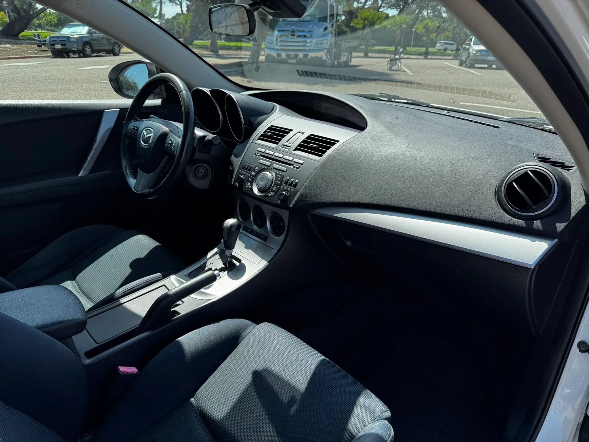 Used 2011 MAZDA MAZDA3 s Sport w/ Tech Pkg FWD image 19