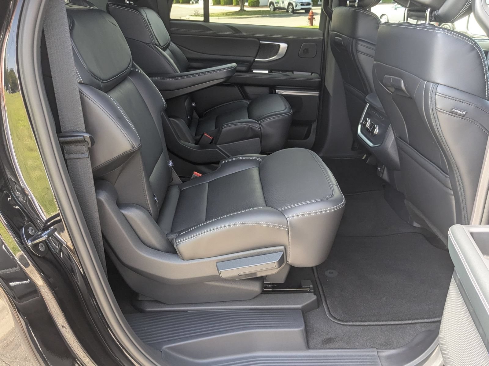 New 2027 Ford Expedition Max Platinum w/ Stealth Performance Package AWD/4WD image 36