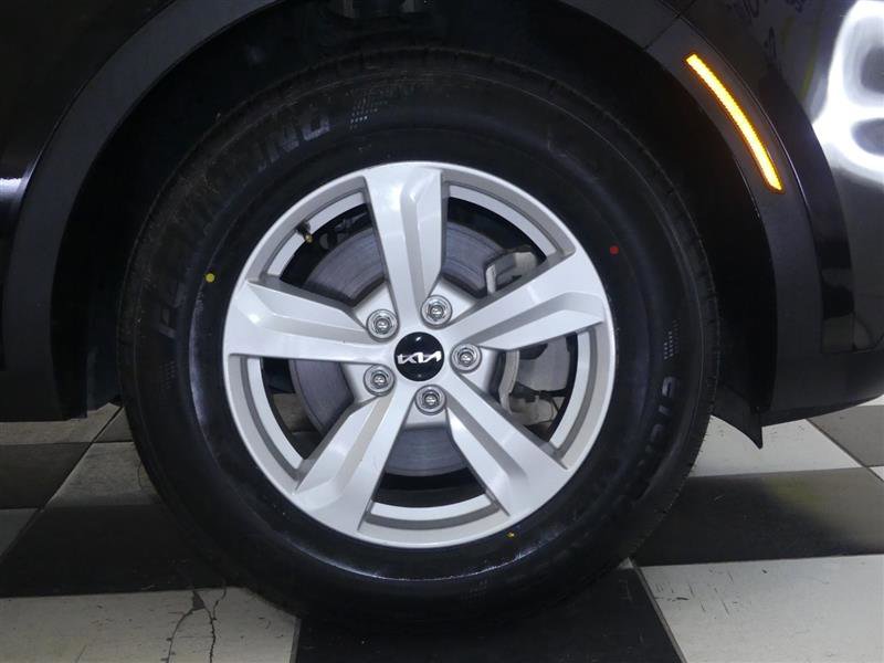 Used 2023 Kia Sorento LX image 33