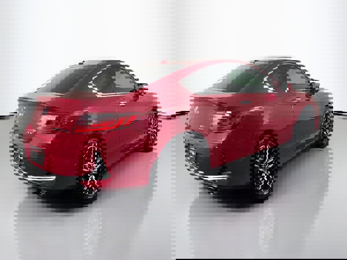 Used 2017 Honda Accord Touring image 5