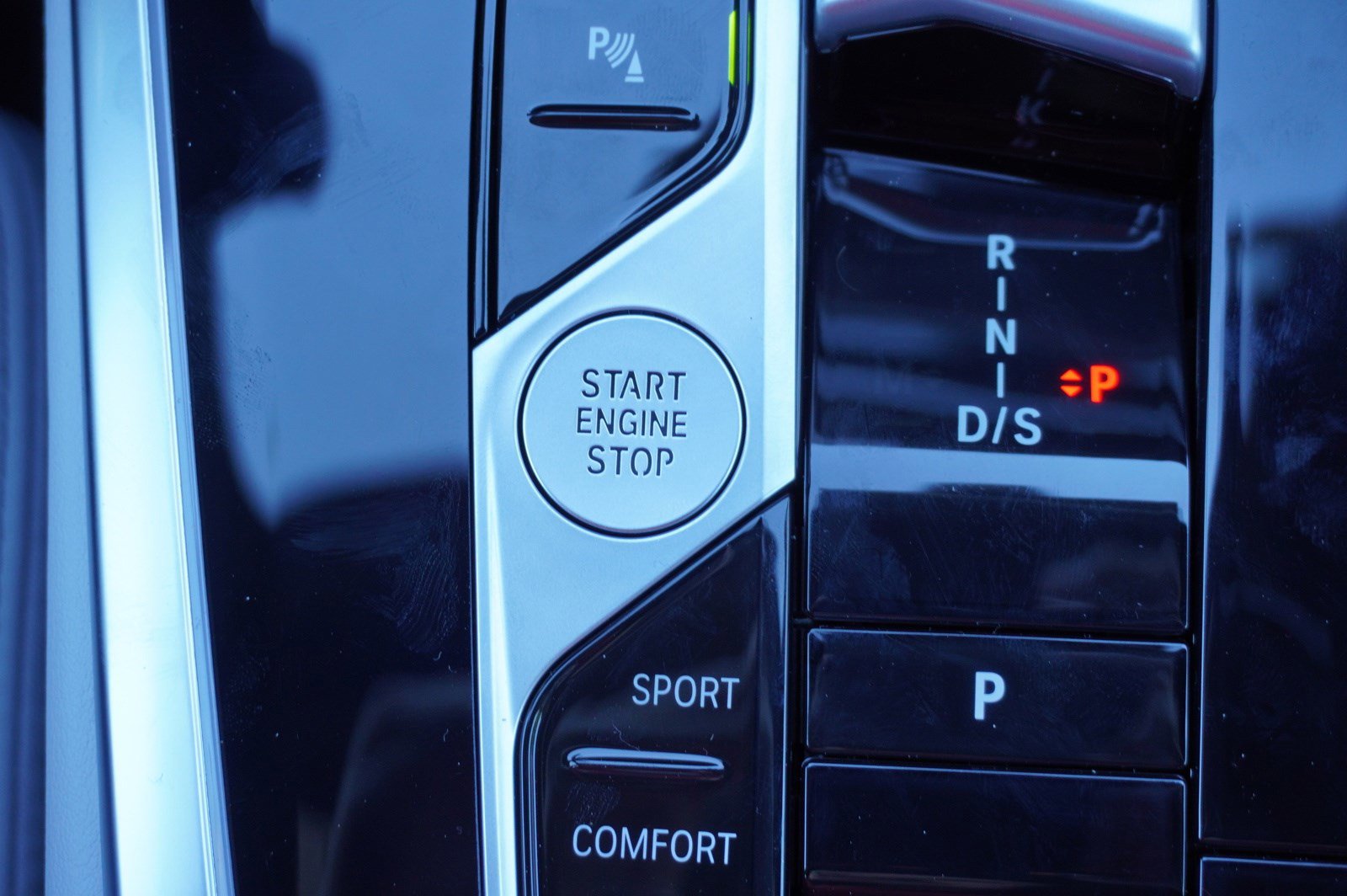 New 2025 BMW X7 xDrive40i w/ M Sport Package image 14