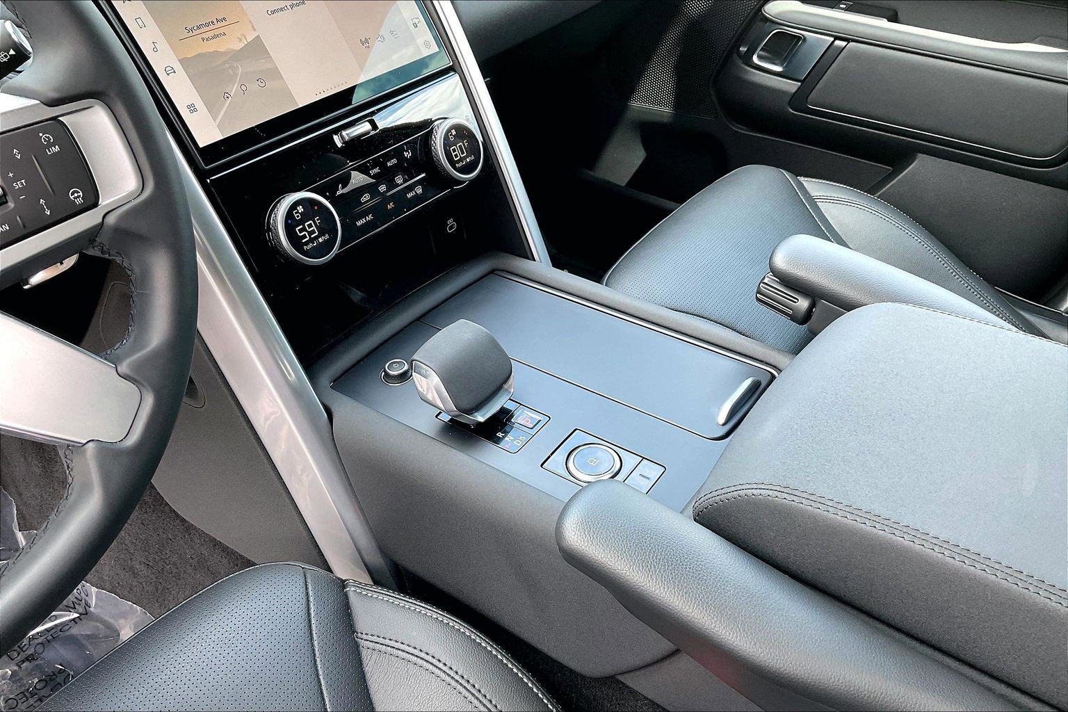 Certified 2025 Land Rover Discovery S AWD/4WD image 16