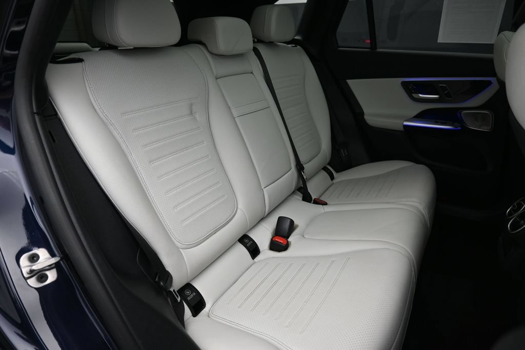 Used 2023 Mercedes-Benz GLC 300 4MATIC w/ AMG Line image 25