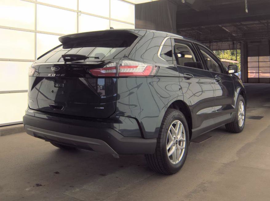 Used 2024 Ford Edge SEL w/ Convenience Package AWD/4WD image 2
