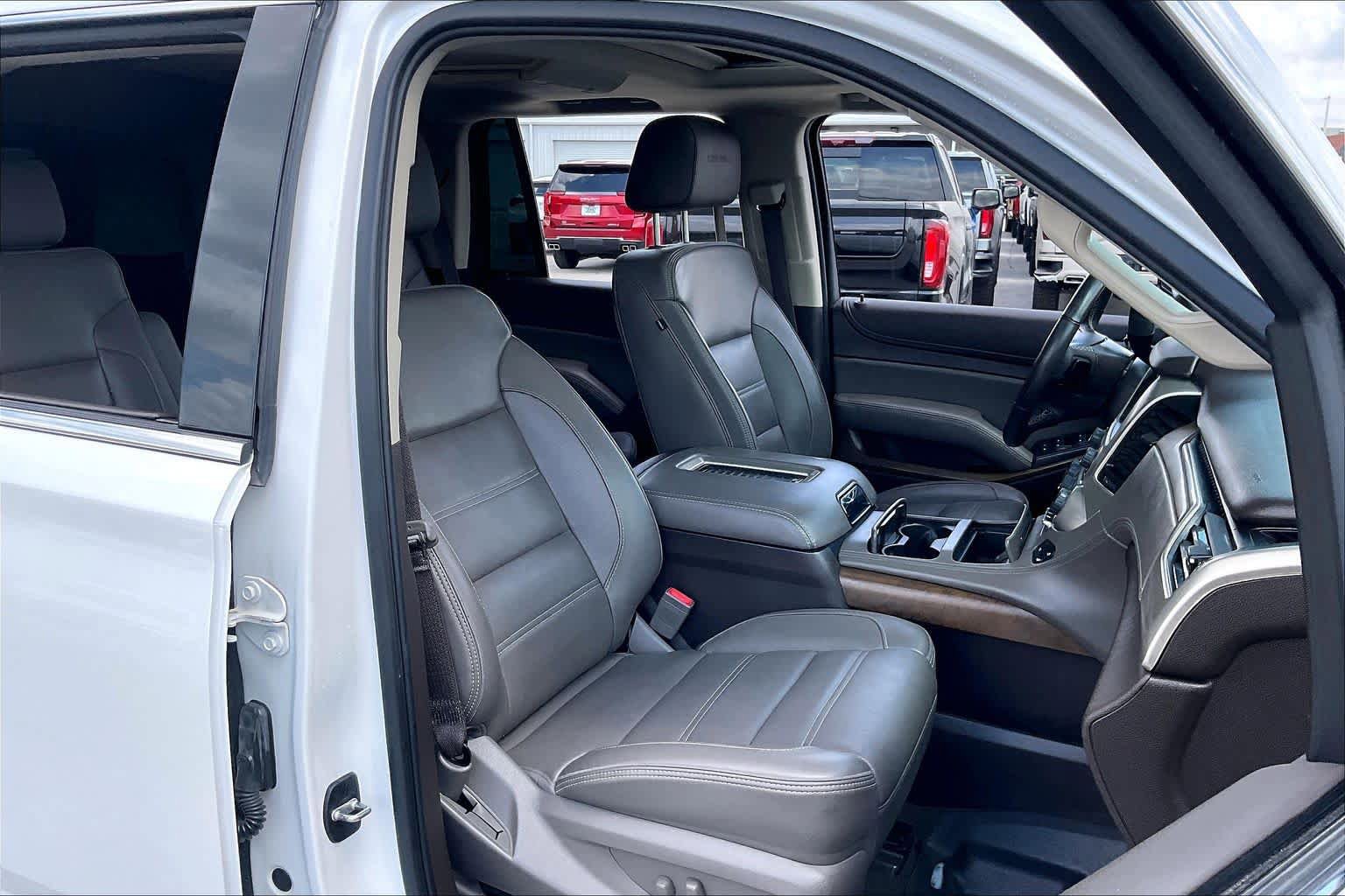 Used 2019 GMC Yukon Denali w/ Denali Ultimate Package image 9