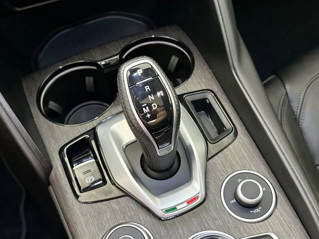 Used 2022 Alfa Romeo Giulia Ti image 16
