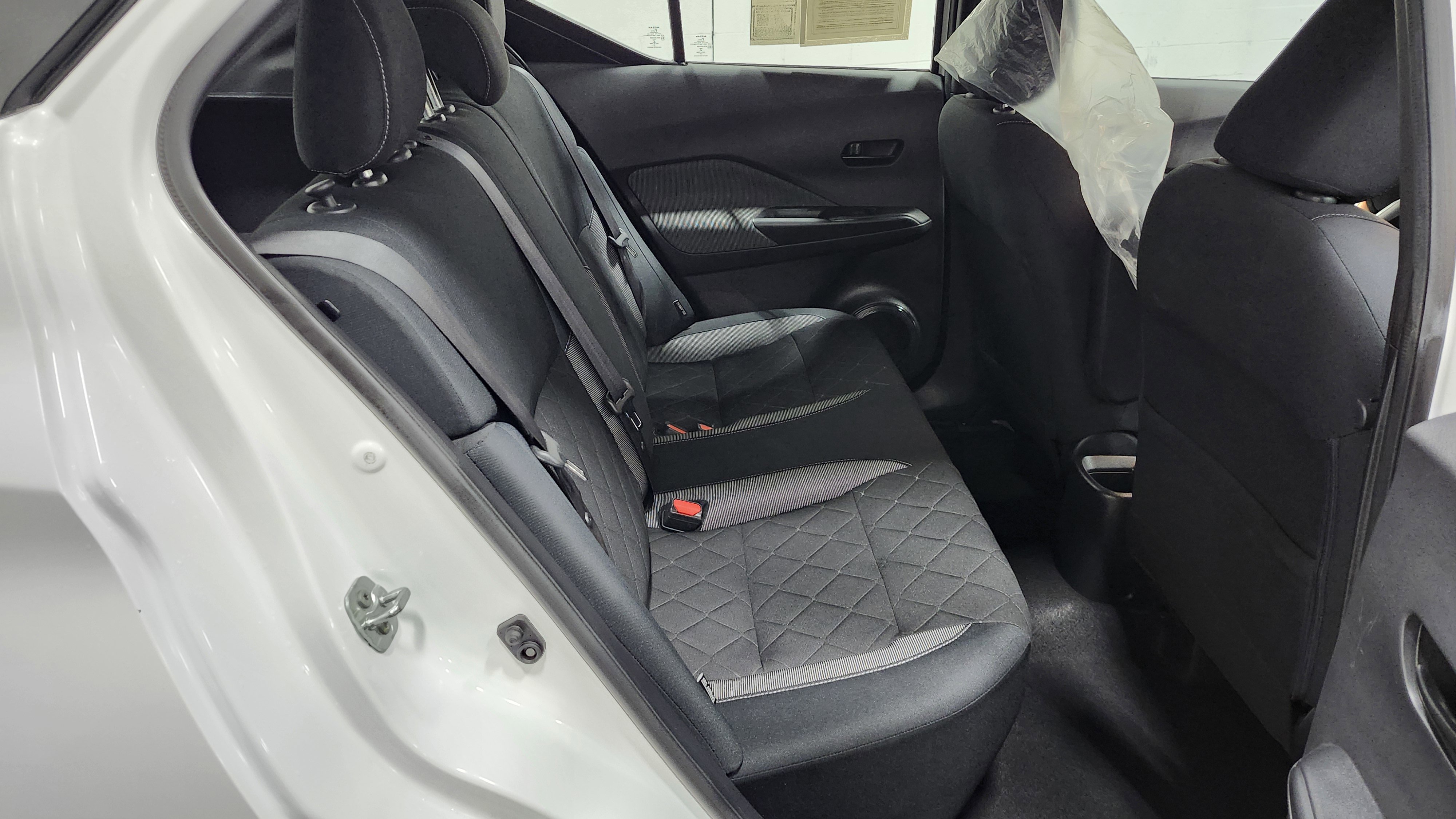 Used 2020 Nissan Kicks S image 18