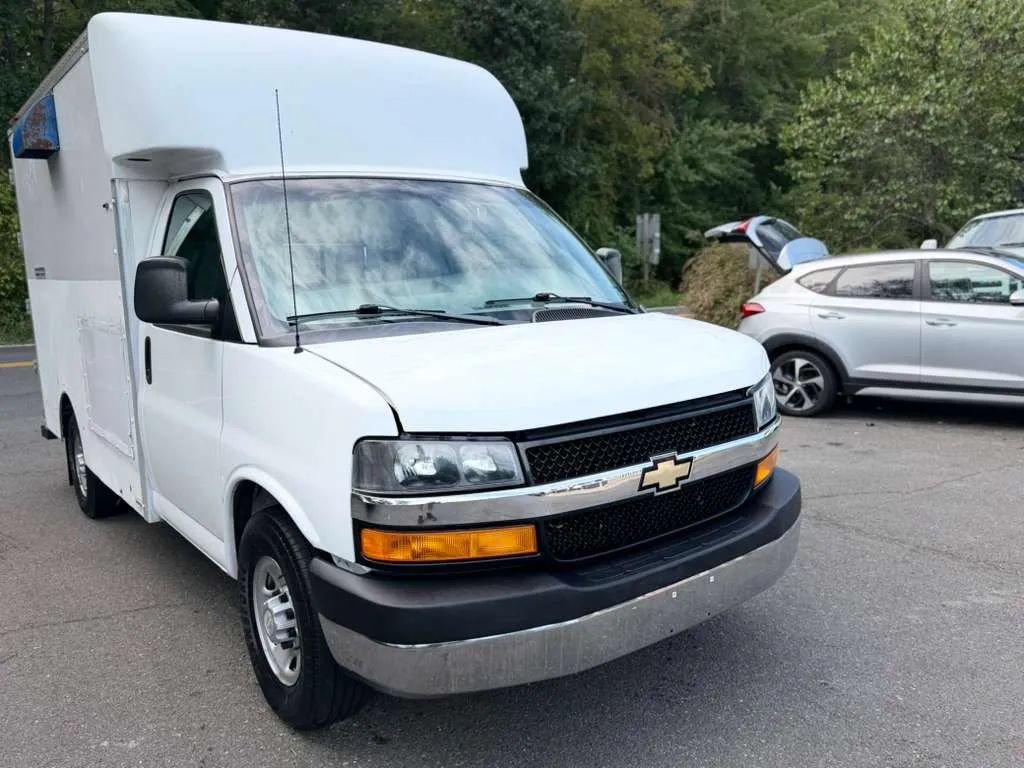 Used 2016 Chevrolet Express 3500 RWD image 1