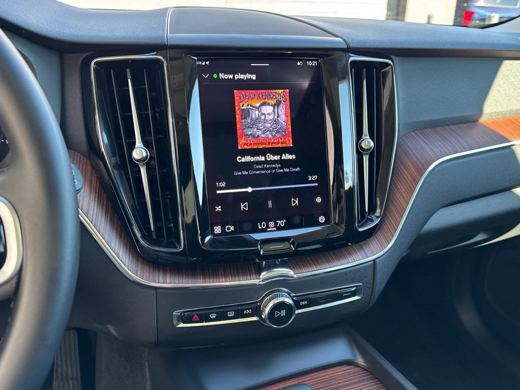 Used 2023 Volvo XC60 B5 Plus image 6